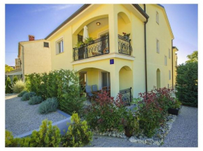 Villa Luka Apartment Red with Pool